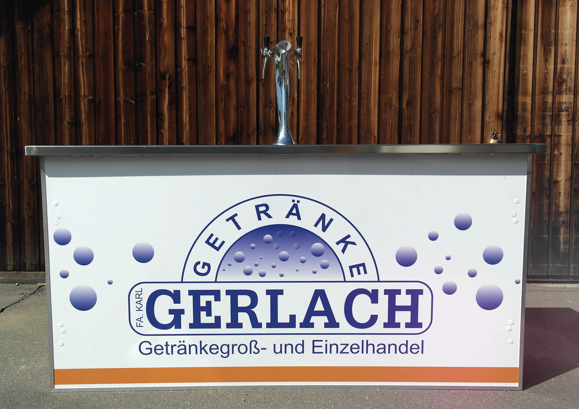 Klapptheke mit Schanksäule